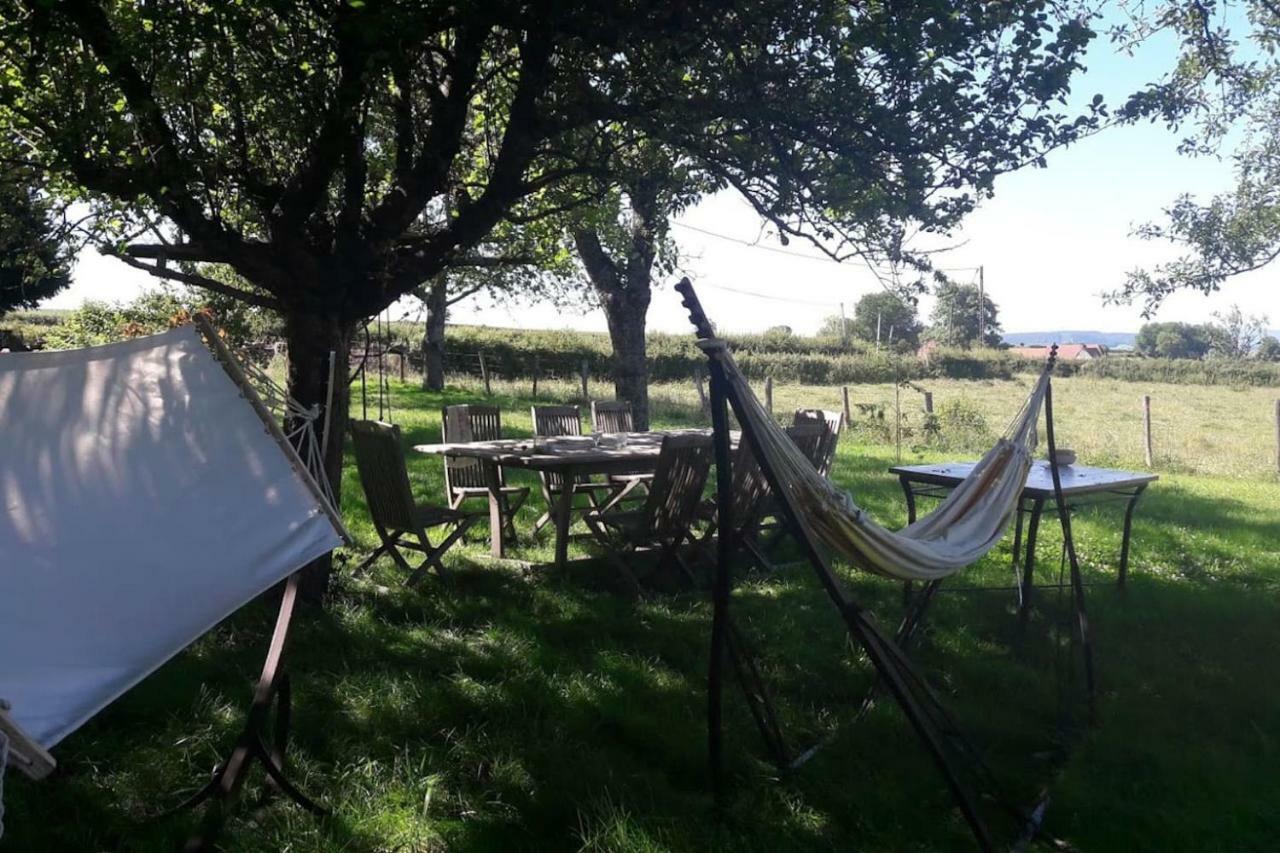 Gite Des Quatre Chemins La Vineuse エクステリア 写真